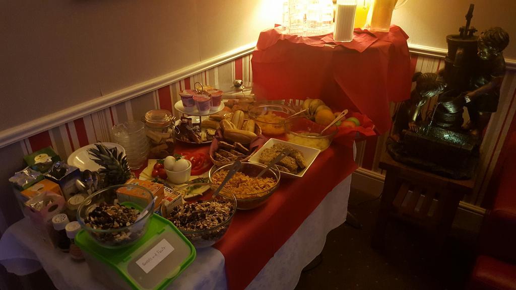 Creedons Traditional Irish Welcome Inn B&B คอร์ก ภายนอก รูปภาพ