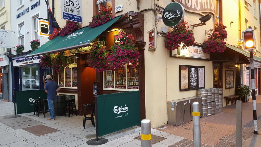 Creedons Traditional Irish Welcome Inn B&B คอร์ก ภายนอก รูปภาพ