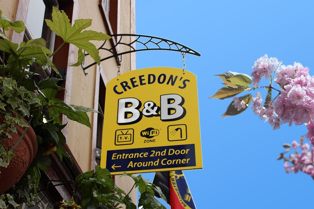Creedons Traditional Irish Welcome Inn B&B คอร์ก ภายนอก รูปภาพ